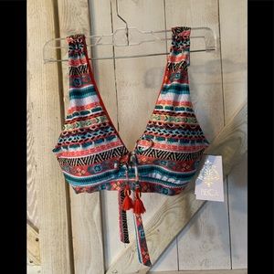 🐓 Becca swim top! New with tags D-cup